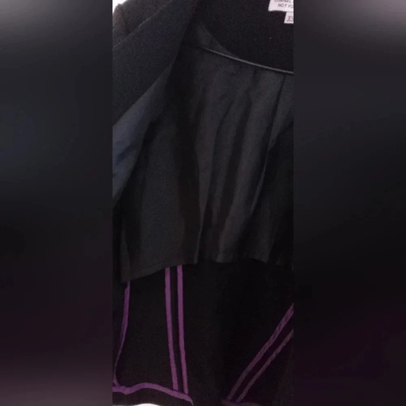 Chanel Property not for sale Croped Vest with zipper - Picture 7 of 11